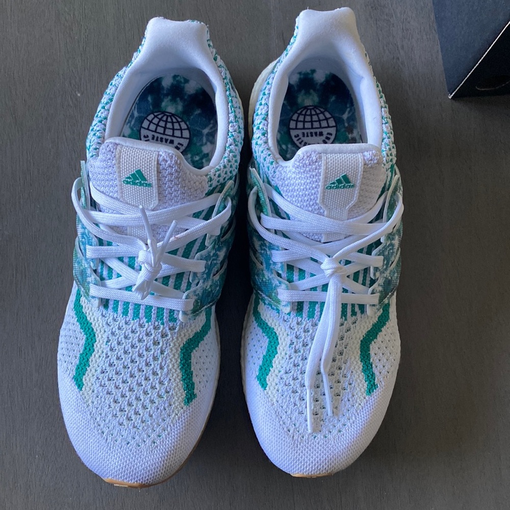 UltraBoost 5.0 DNA Sneakers
